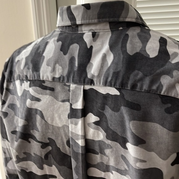 MIchael Kors Camo Print Long Sleeve Button Down Cotton Micro Corduroy Shirt - Picture 4 of 7